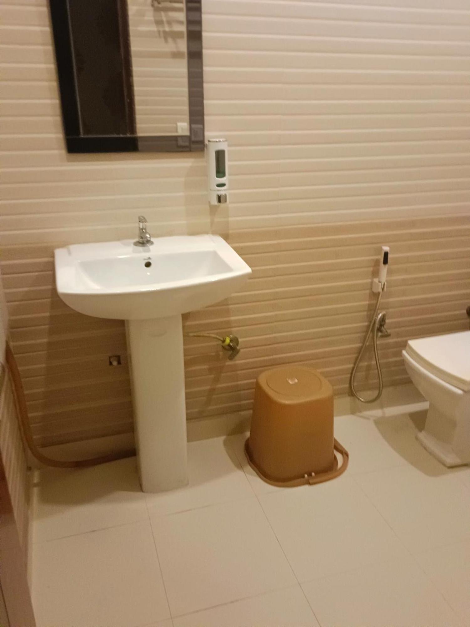 The Aura Grand Hotel & Banquet - A Unit Of Sitara Kollection Hotels Rohtak エクステリア 写真