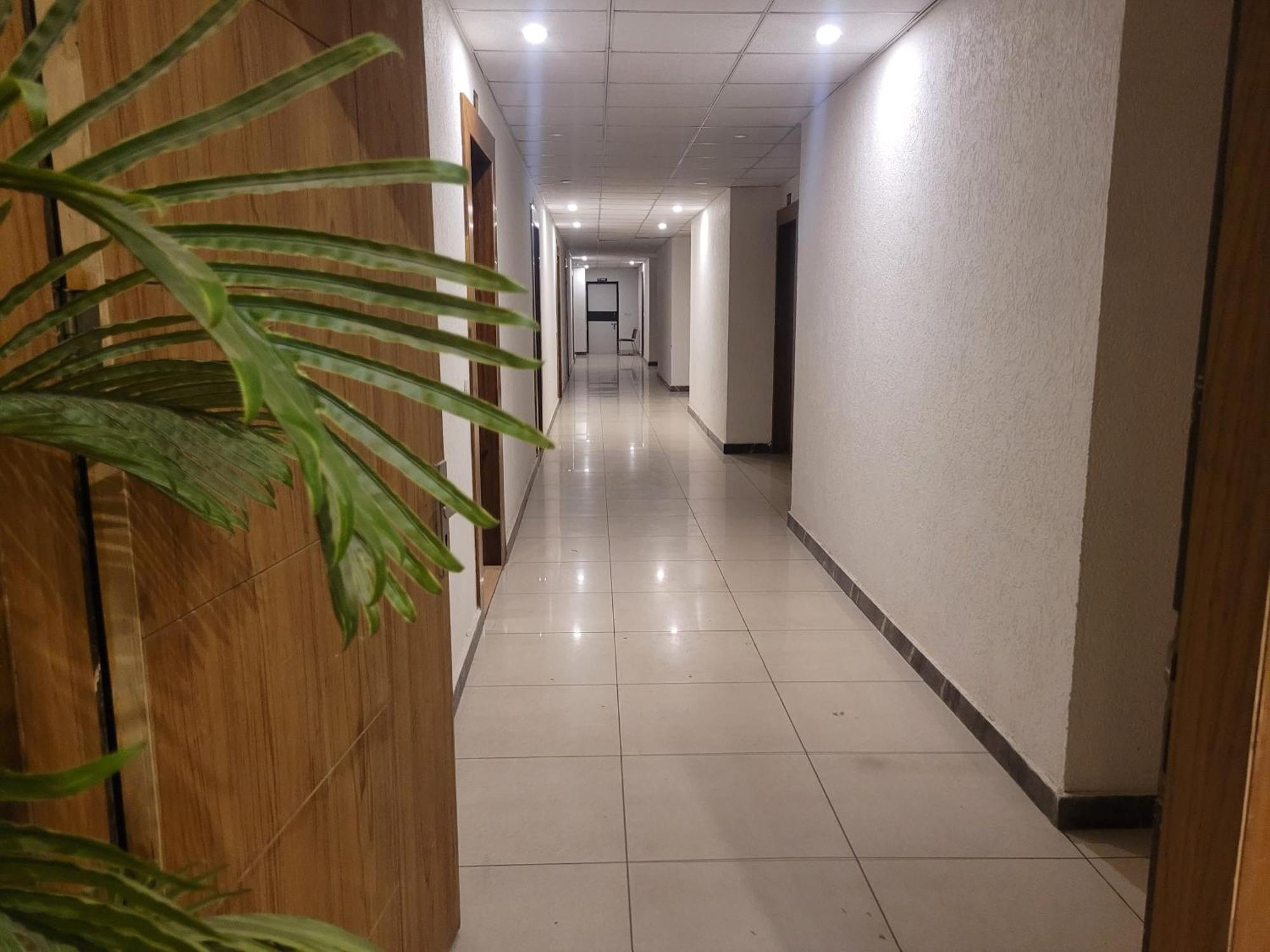 The Aura Grand Hotel & Banquet - A Unit Of Sitara Kollection Hotels Rohtak エクステリア 写真